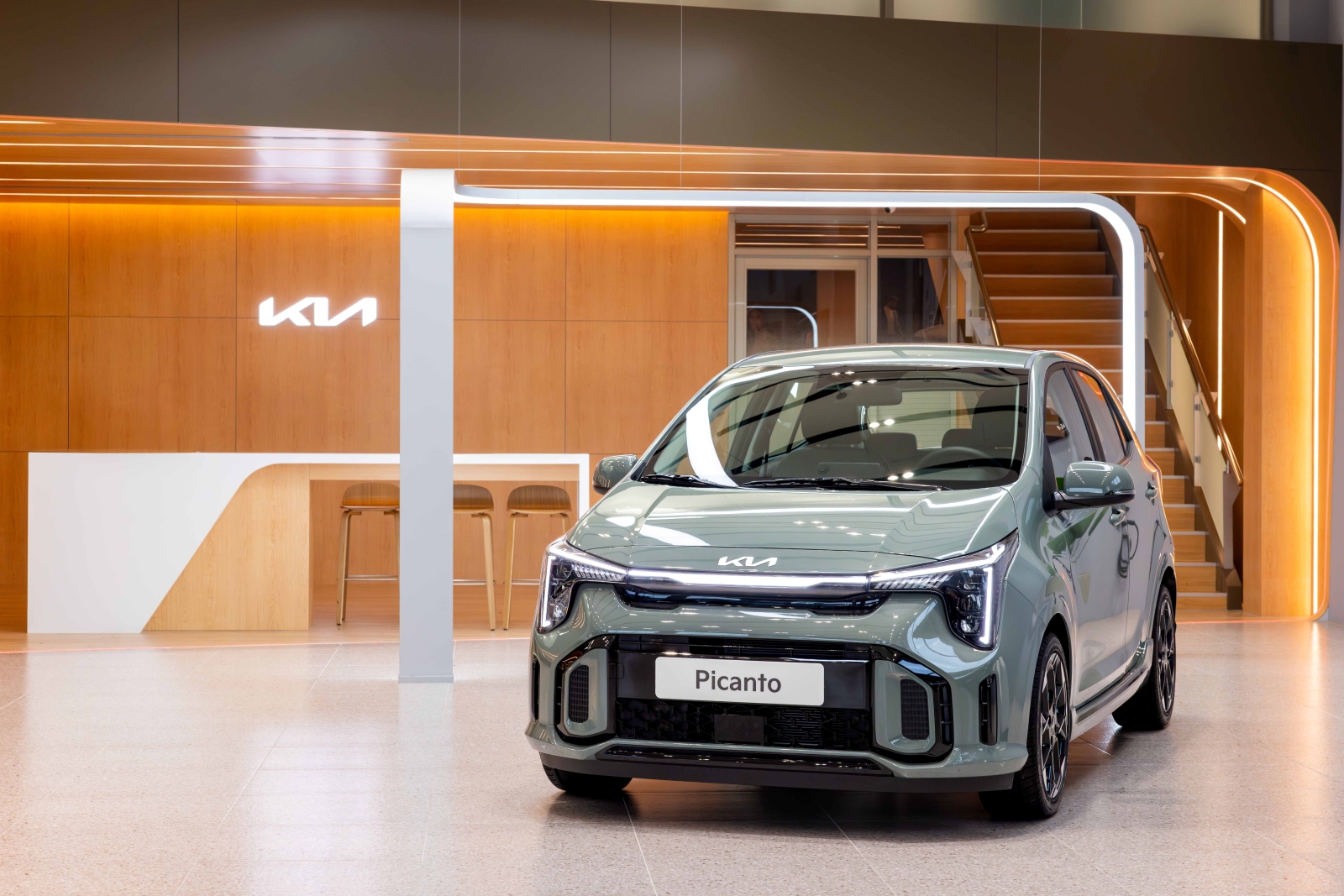 1. 今年上市的Kia輕奢精品掀背1.2L The new Picanto，更以大膽搶眼的外觀設計與精品時尚風格，榮獲英國《Auto Express》「2025年度最佳都會車」，在上市短短半年內更突破800台銷售
